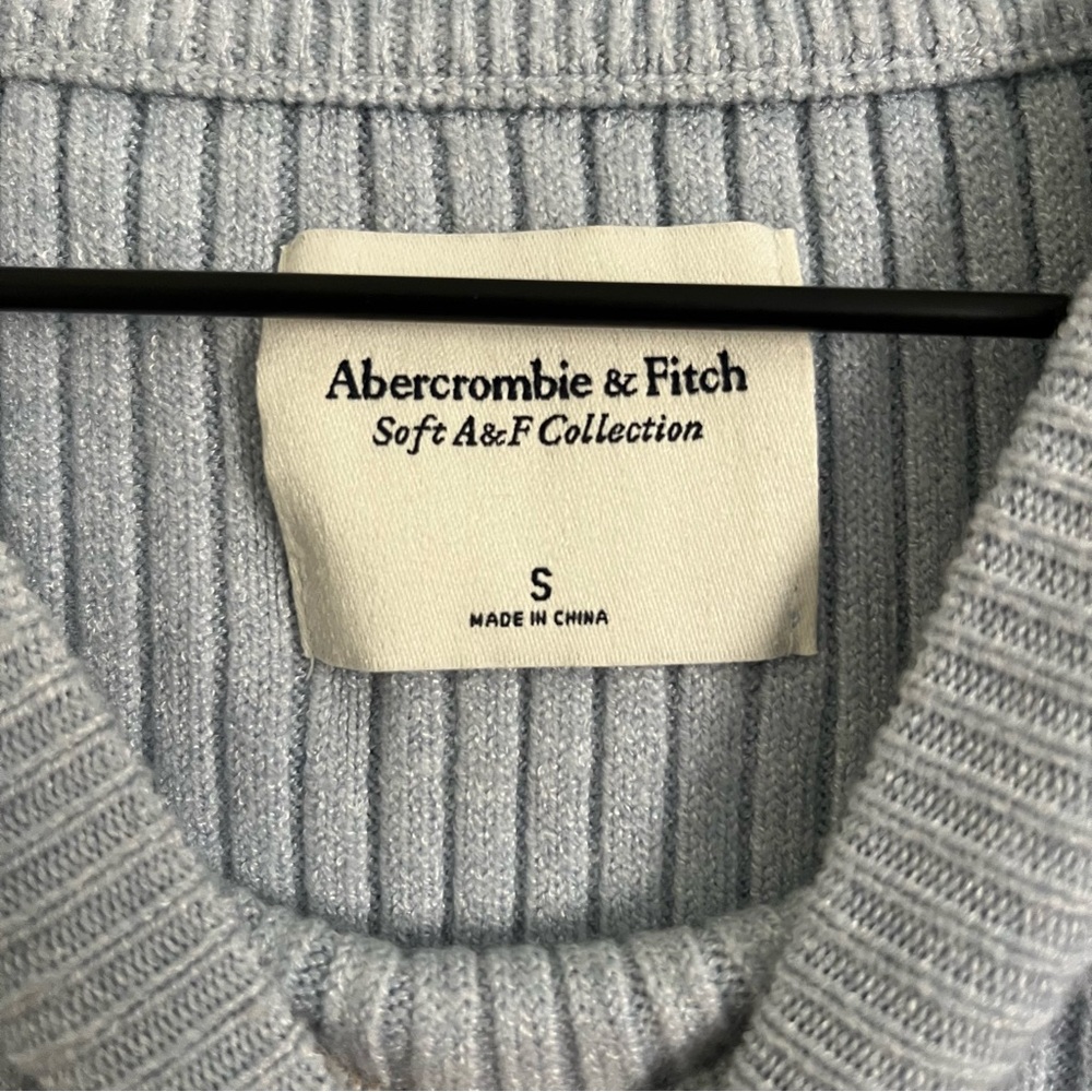 Abercrombie & Fitch Ribbed Knit Oversized Sweater - Picture 2 of 3